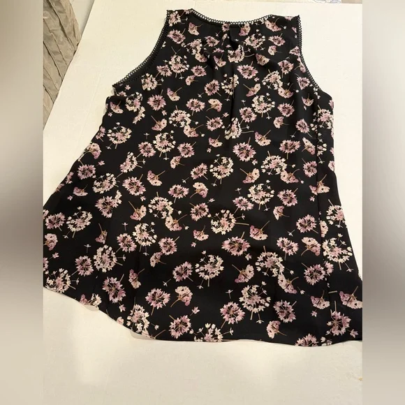 White House Black Market Black Floral Sleeveless Top - Picture 8 of 8